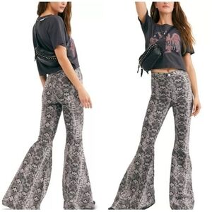 Free People Just Float On Snakeskin Print Flare Leg Pants Womens 28